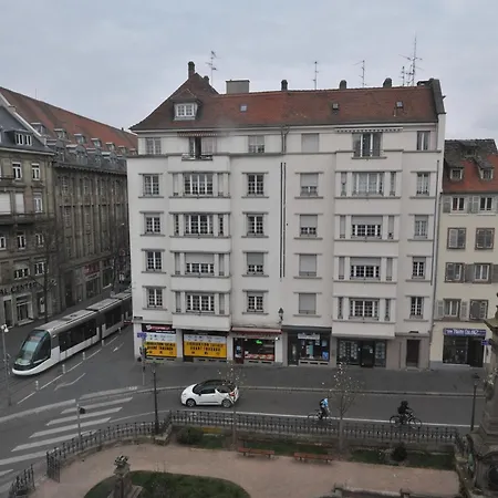 Paola, Pamela, Patricia Et Pascale Lejlighed