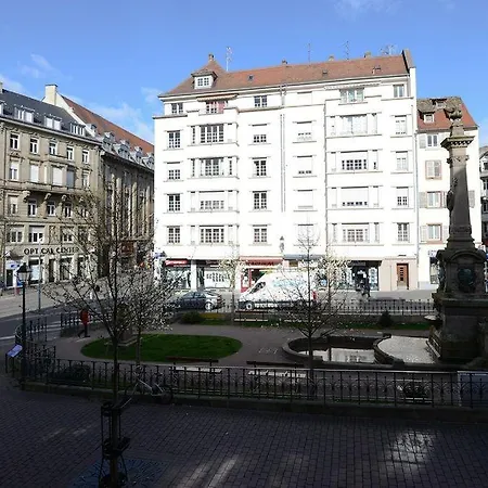Paola, Pamela, Patricia Et Pascale Lejlighed