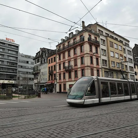 Paola, Pamela, Patricia Et Pascale