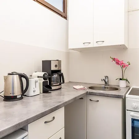 Paola, Pamela, Patricia Et Pascale Strasbourg