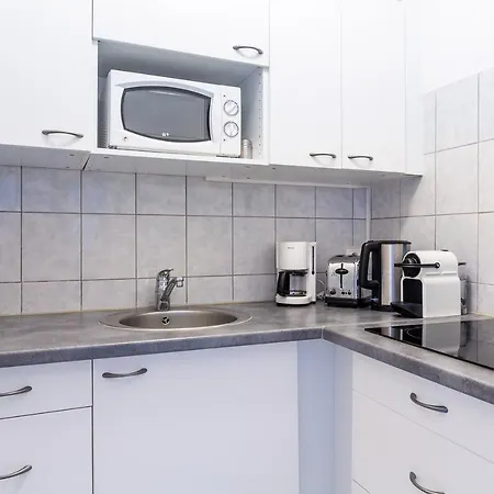 Paola, Pamela, Patricia Et Pascale Strasbourg