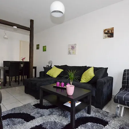 Paola, Pamela, Patricia Et Pascale Apartman